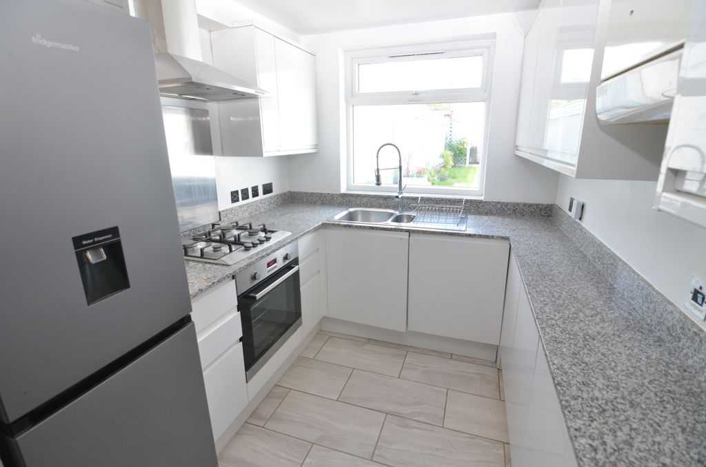 Property photo 3 of 14 Kitchen