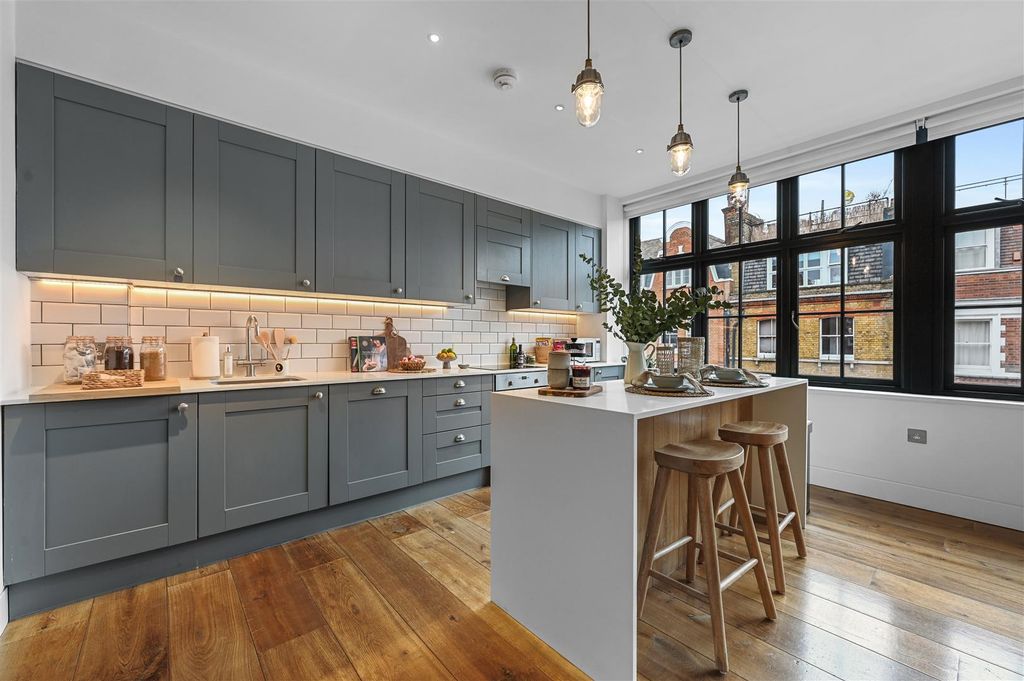 Property photo 3 of 16 Ol-Lat-83Titchfieldstreet-4 (1).Jpg