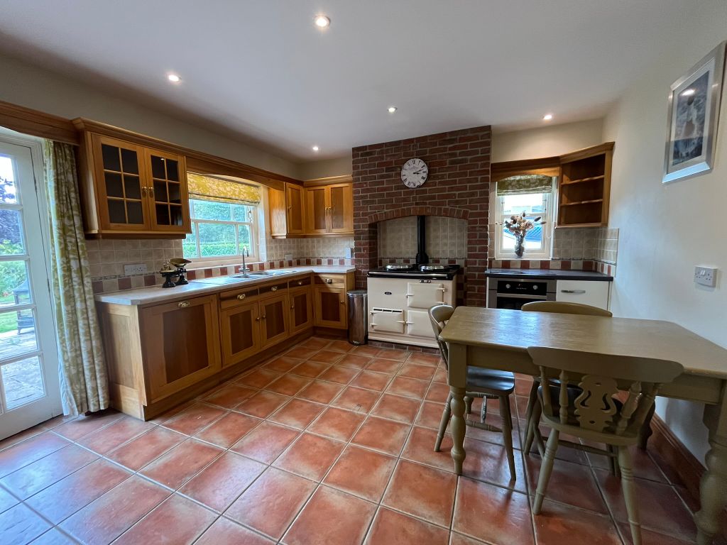 Property photo 2 of 32