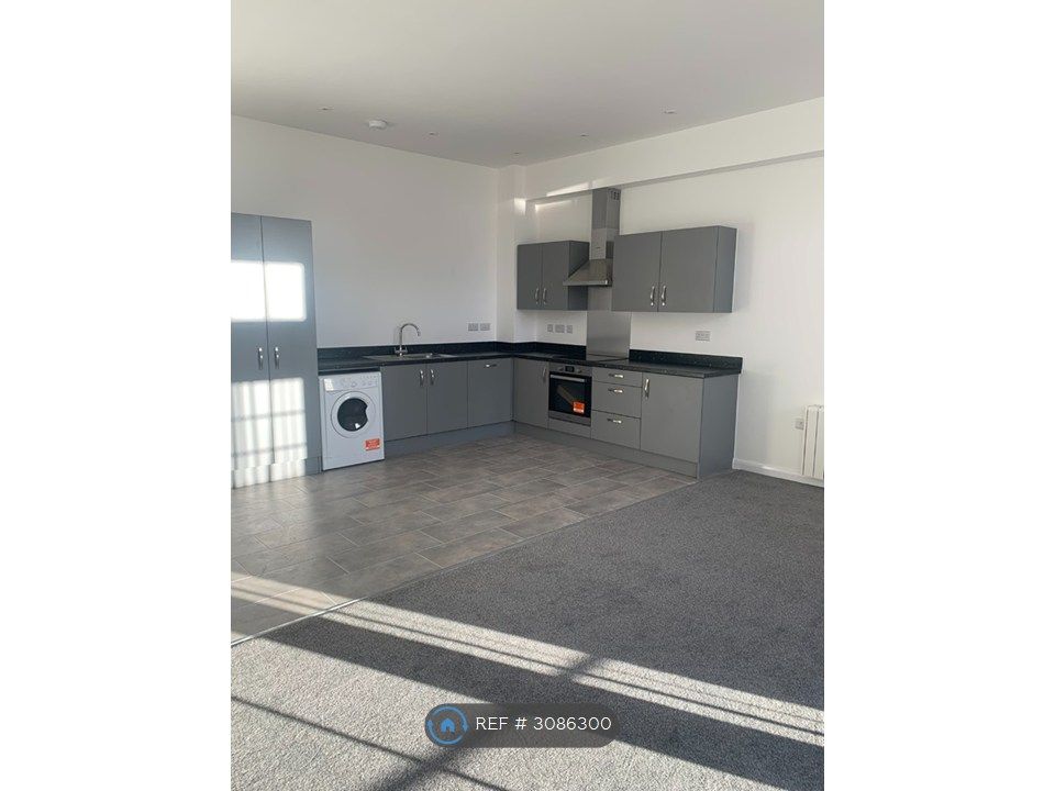 Property photo 3 of 13 Kitchen/Lounge