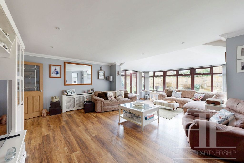 Property photo 2 of 33