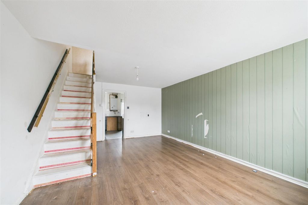 Property photo 2 of 14 Cam01894G0-Pr0260-Still017.Jpg