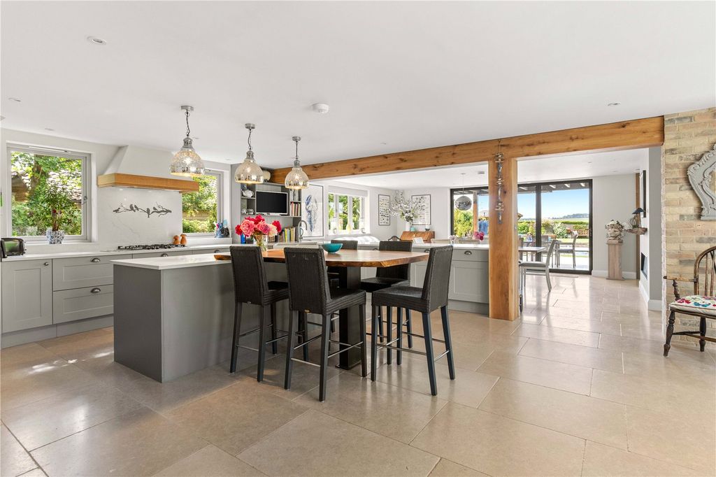 Property photo 2 of 44 Picture No. 02