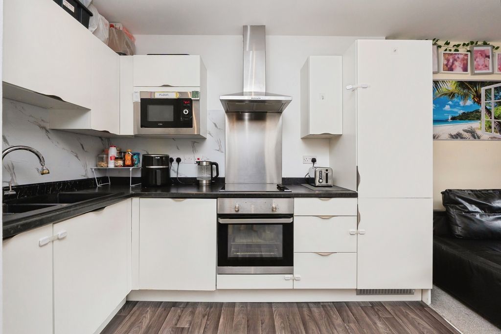Property photo 3 of 19 Pbox-Img.Jpg
