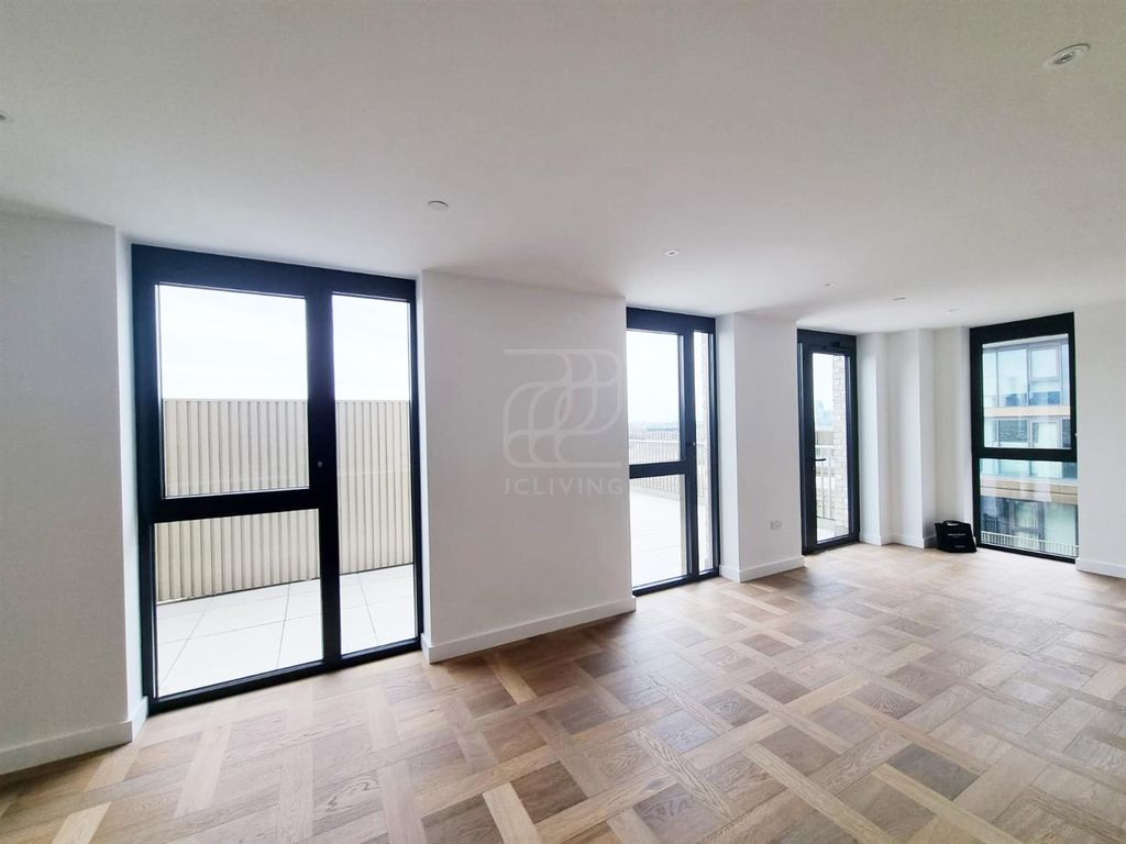 Property photo 2 of 14 28928416-9521-4F1B-B303-E743B5086133.Jpg