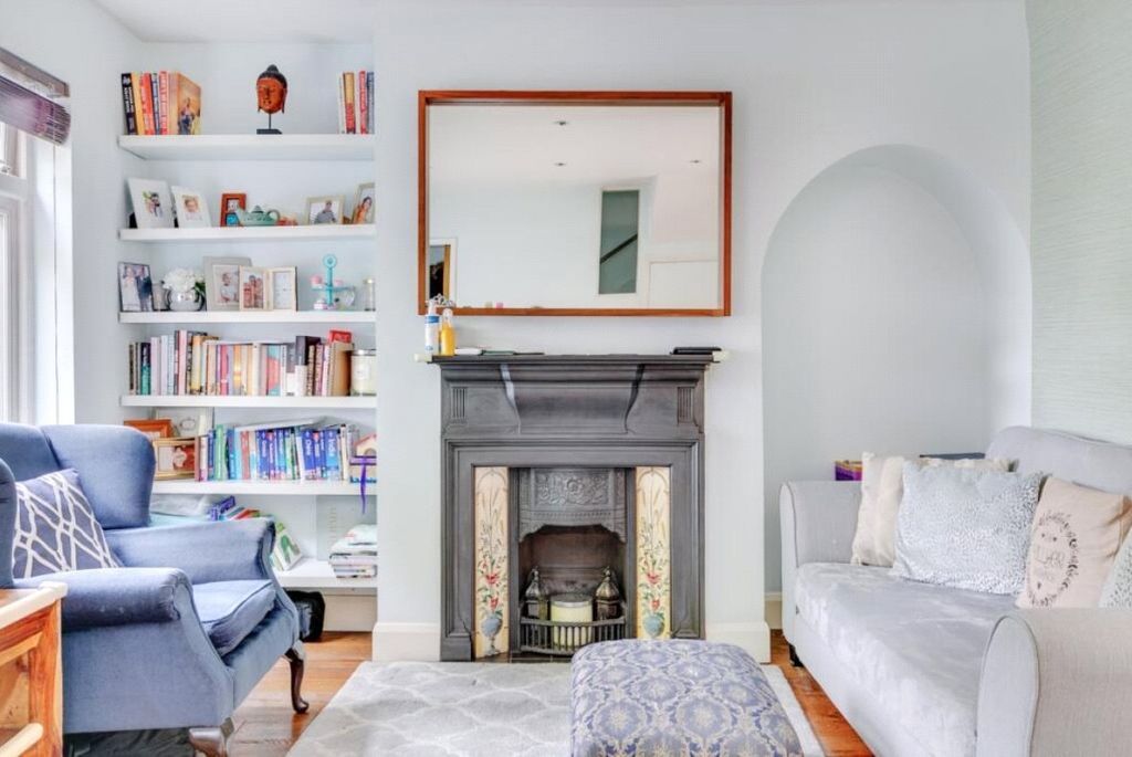 Property photo 2 of 12