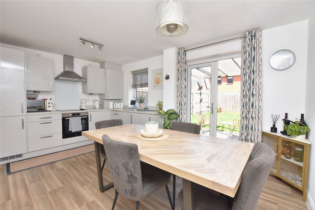 Property photo 3 of 14 Kitchen/Diner