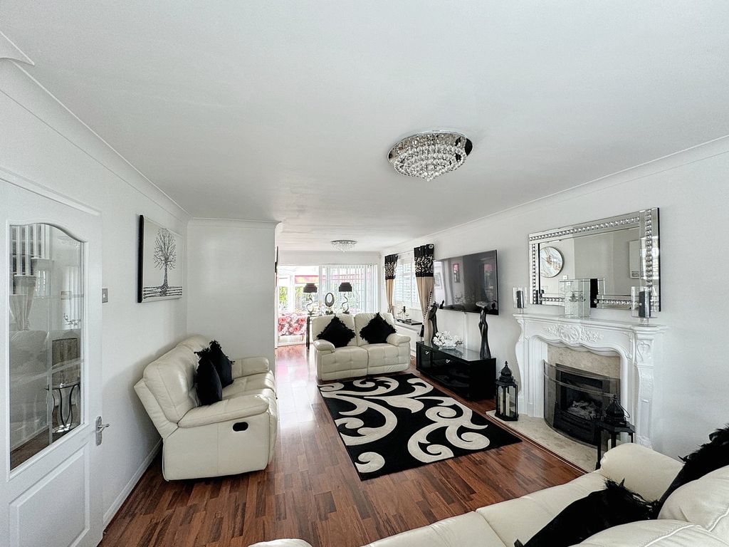 Property photo 2 of 34