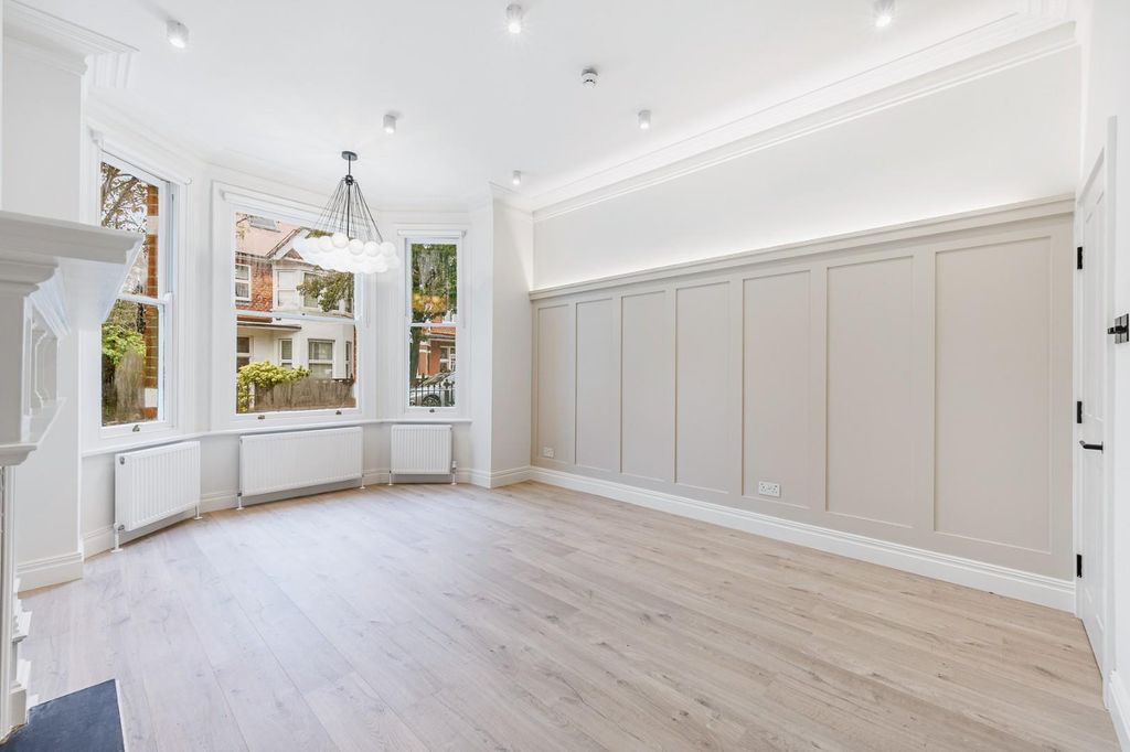 Property photo 3 of 9