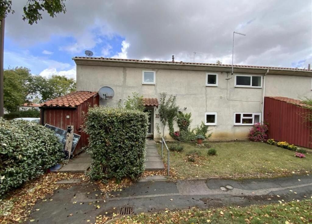 Property photo 1 of 7 Front