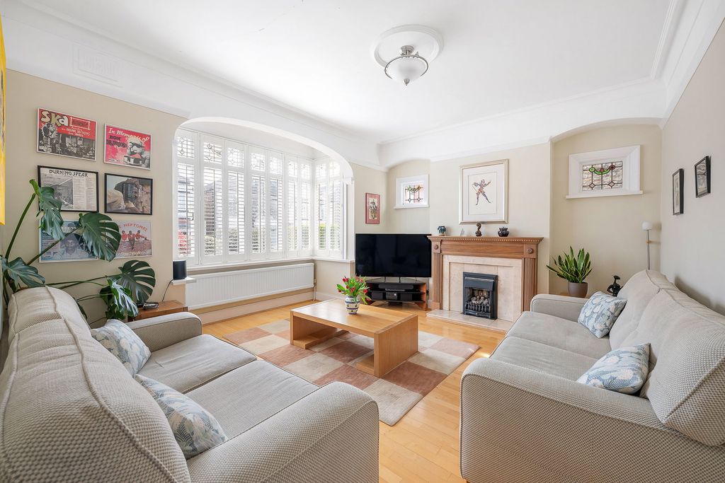 Property photo 2 of 47