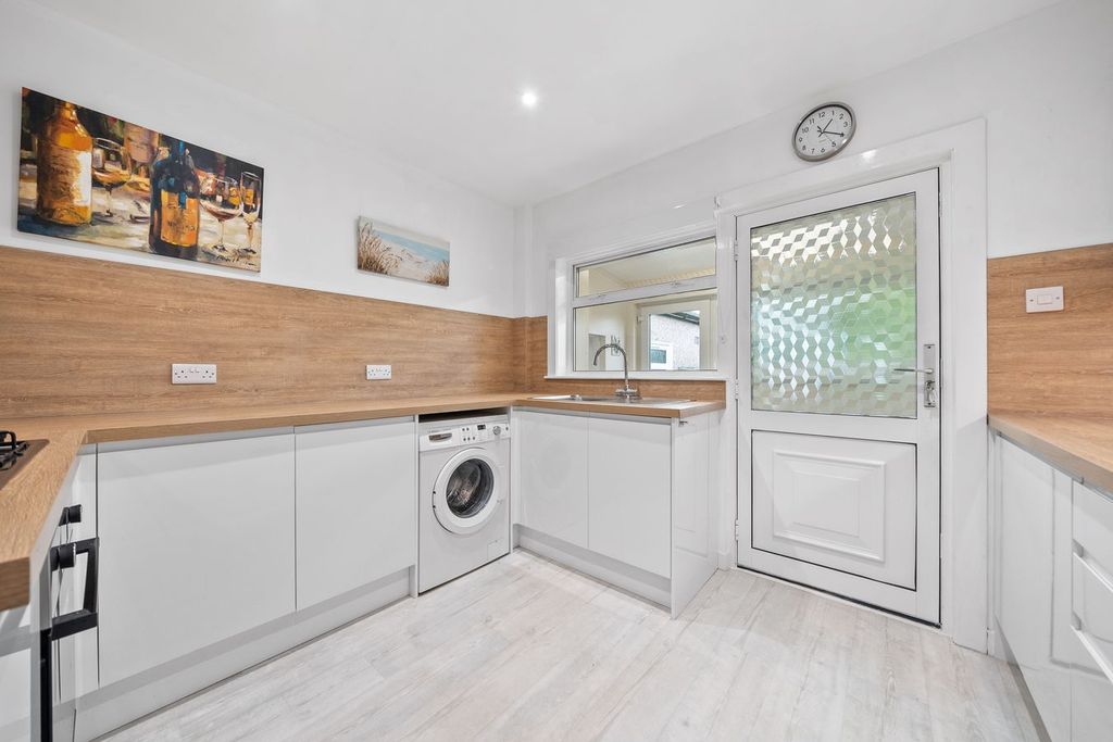 Property photo 2 of 48