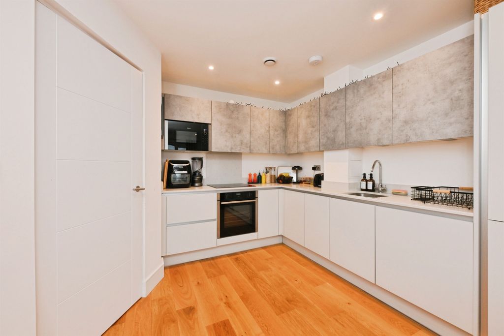 Property photo 2 of 13