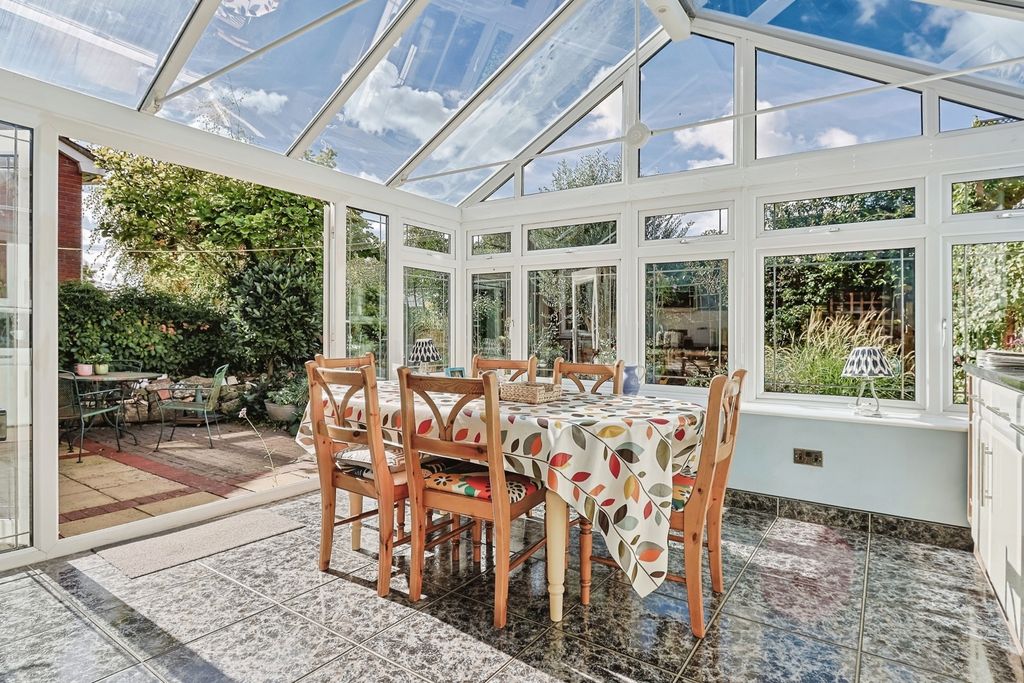 Property photo 3 of 23 Conservatory