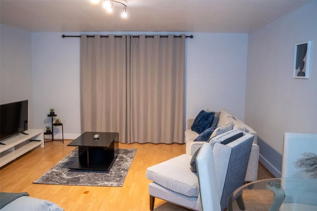 Property photo 3 of 8 Picture No. 08