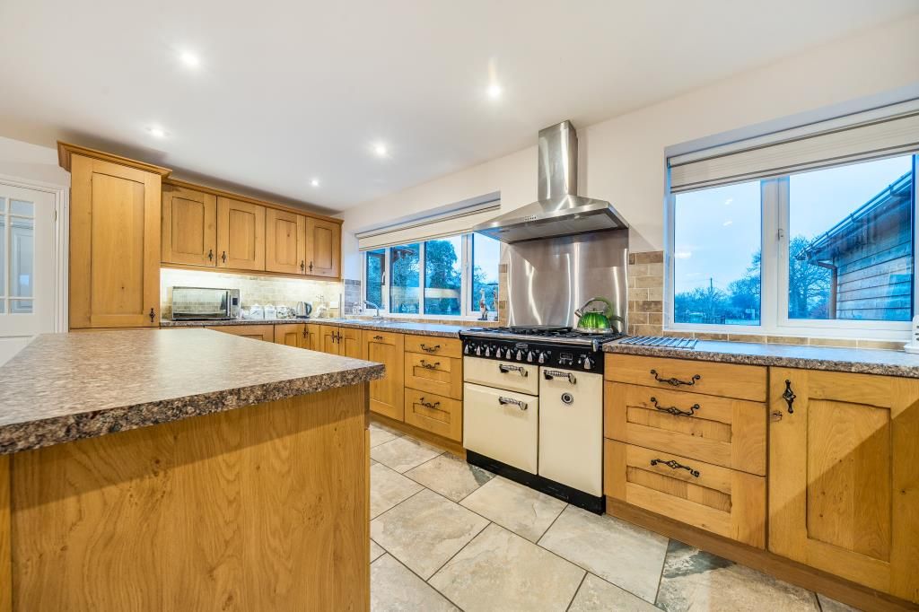 Property photo 2 of 23 Kitchen