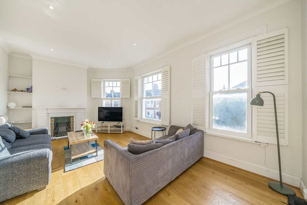 Property photo 3 of 8