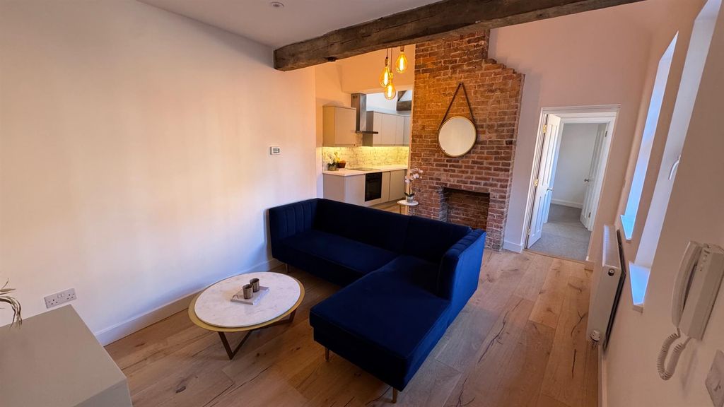 Property photo 3 of 18 Image 02 - 2 Tudor Yard.Jpg