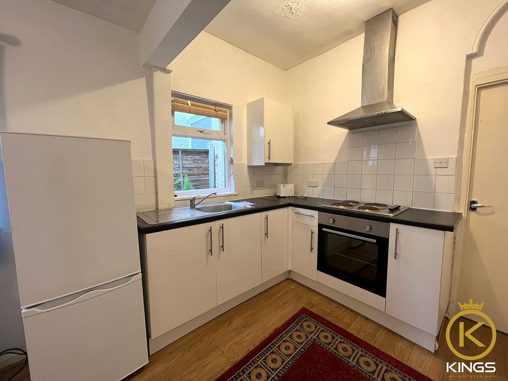 Property photo 2 of 8 4