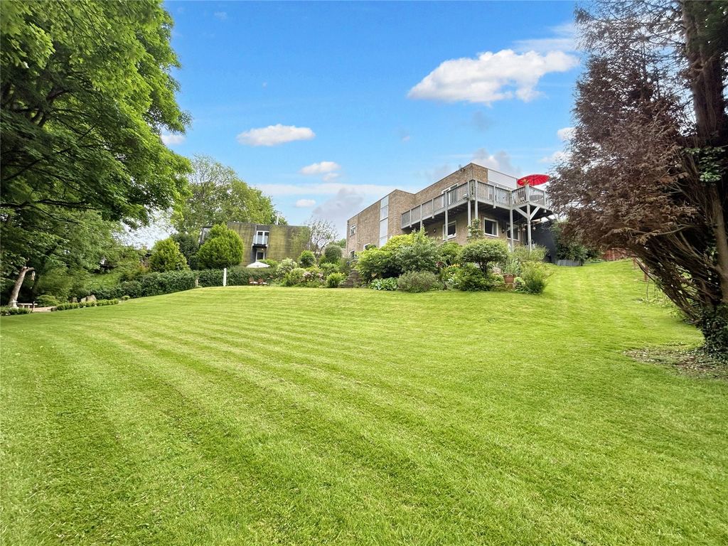 Property photo 2 of 26 Picture No. 41