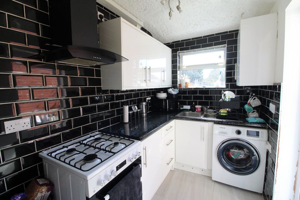 Property photo 3 of 9 Picture No. 08