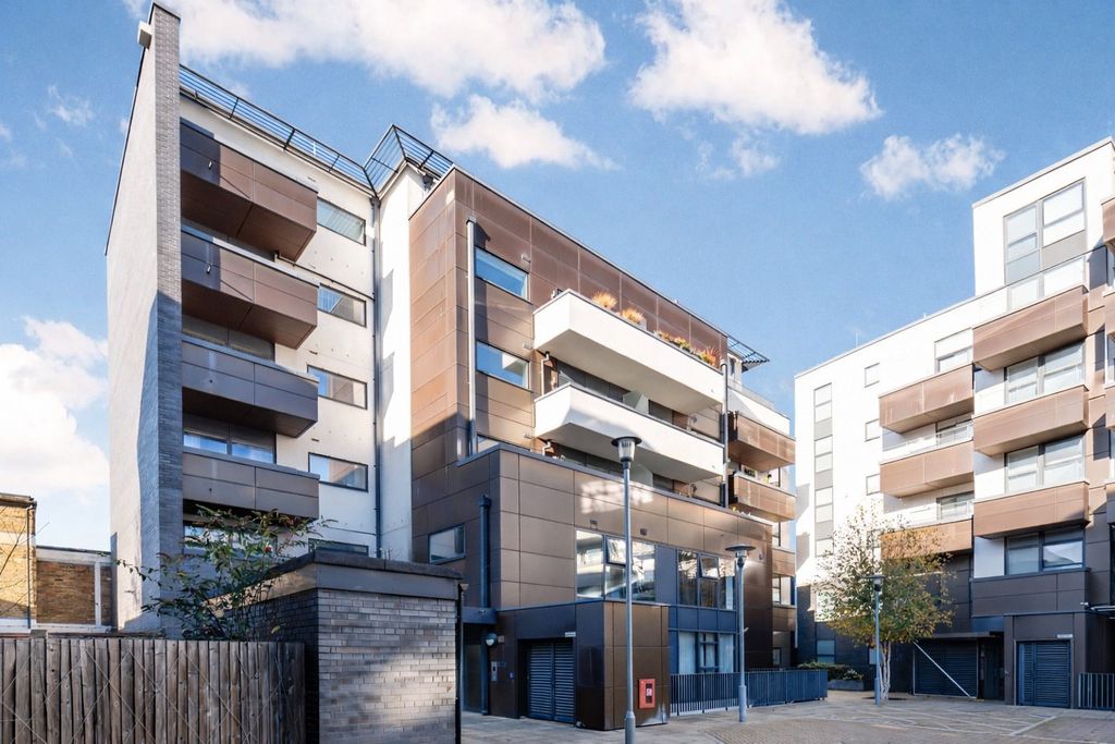 Property photo 3 of 10