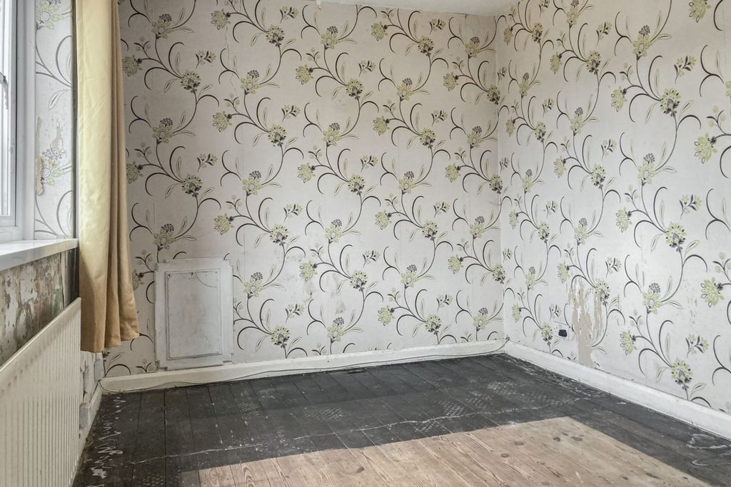 Property photo 3 of 14 46 Mayplace Avenue, Crayford, Dartford, Da1 4Pg