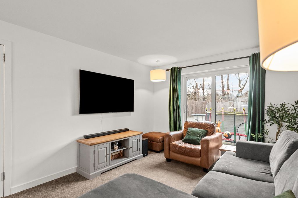 Property photo 3 of 25 4897337