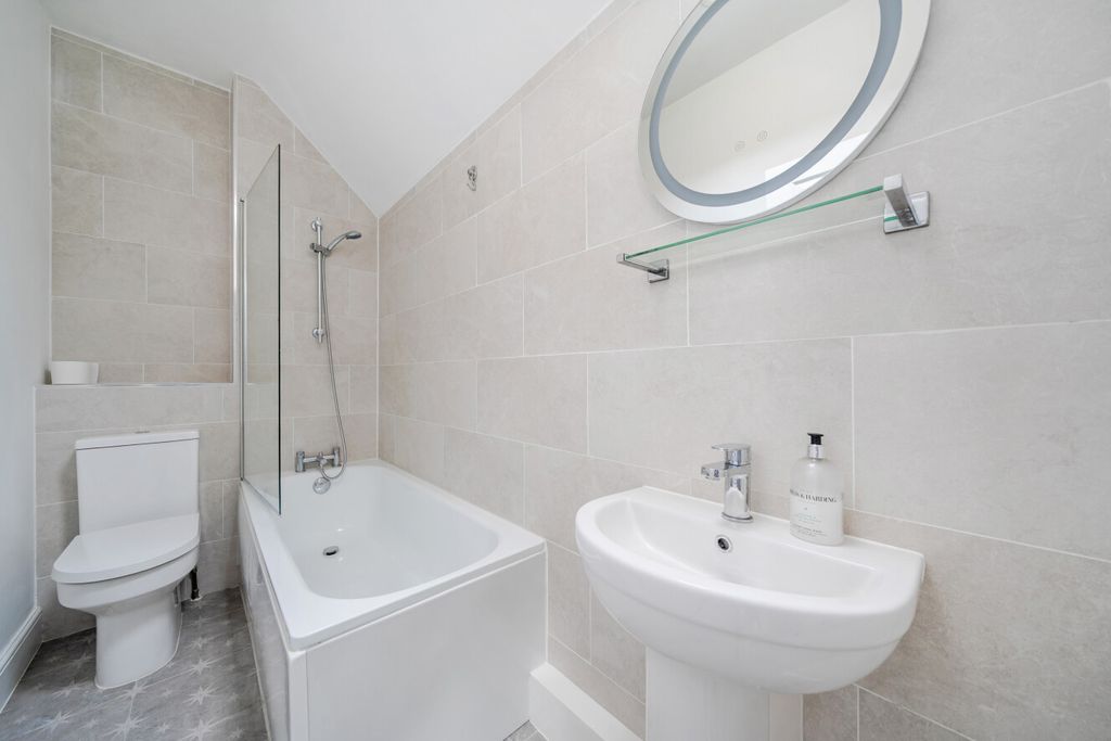 Property photo 3 of 14 1522611-5-1A0A987...