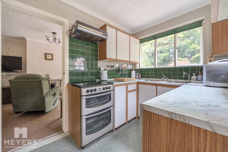 Property photo 3 of 20 Kitchen