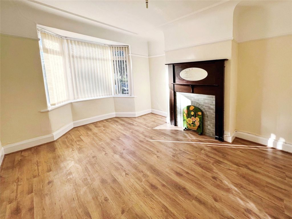 Property photo 2 of 10 Picture No. 12