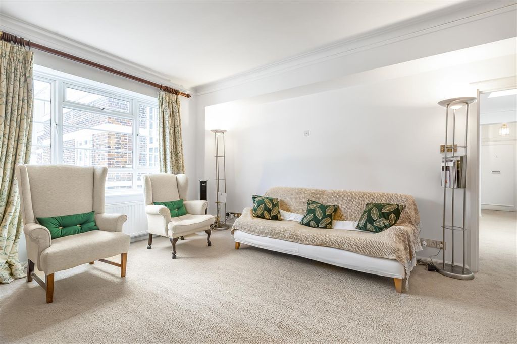 Property photo 3 of 15 Westminster Gardens - Reception Room