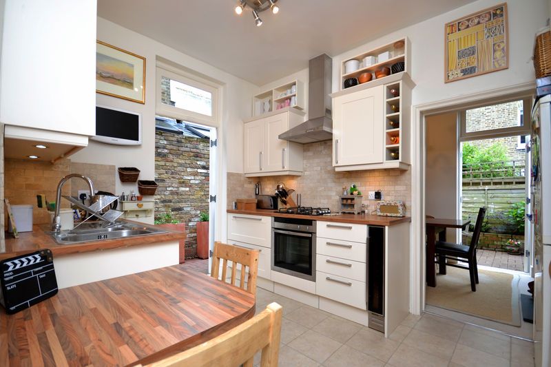 Property photo 3 of 9 Photo 11