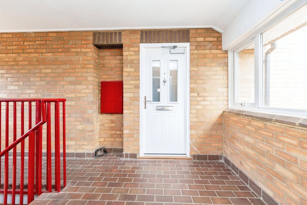 Property photo 2 of 12