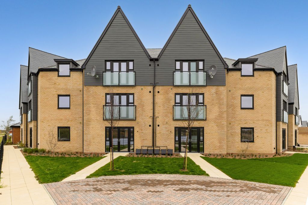 Property photo 3 of 12 Photo