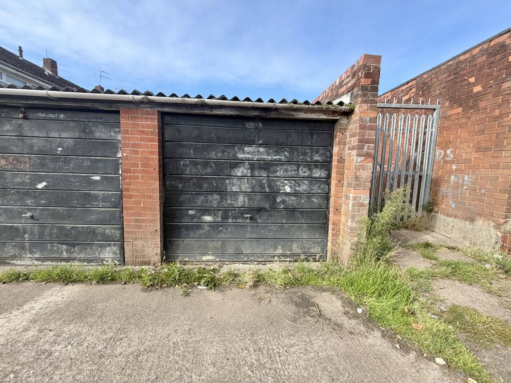 Property photo 1 of 3