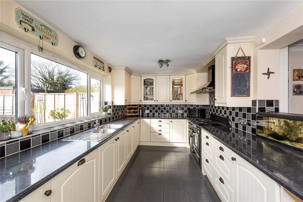 Property photo 2 of 20 Picture No. 09