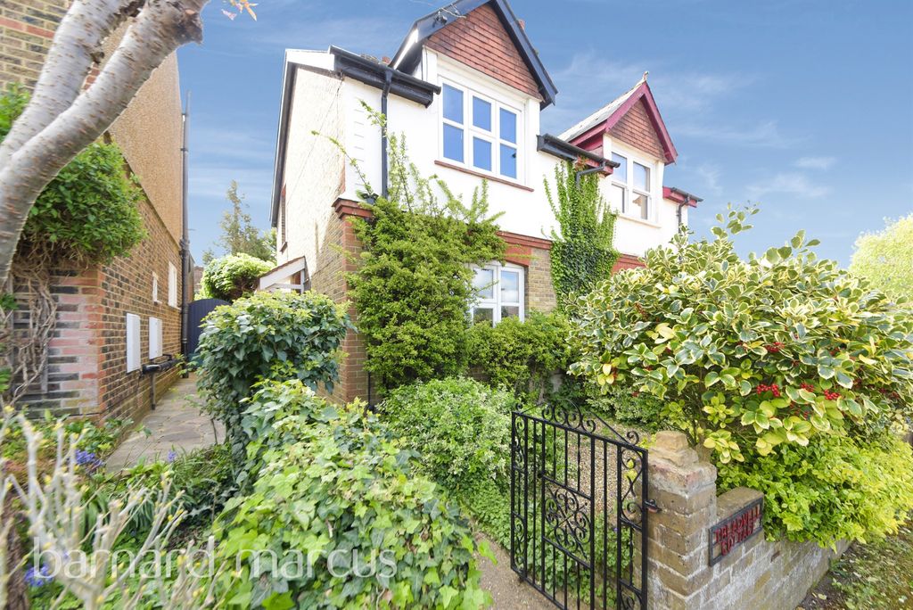 Property photo 1 of 12