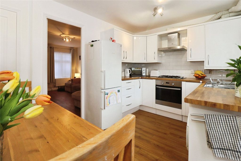 Property photo 3 of 11 Picture No. 15