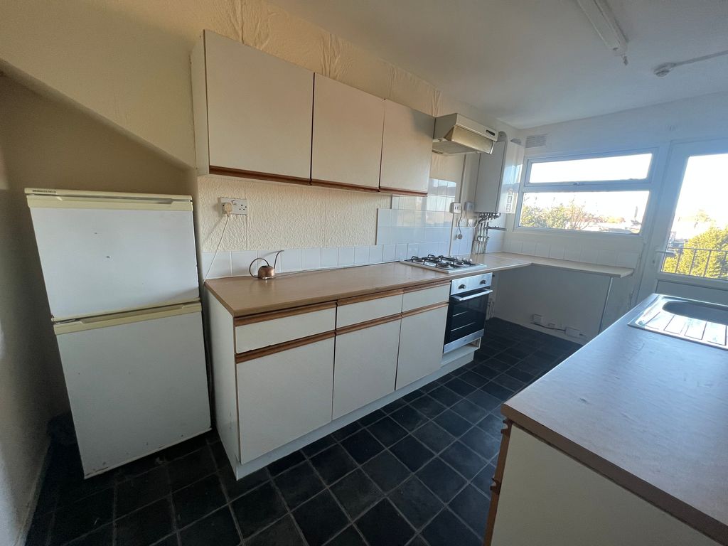 Property photo 3 of 6 Image