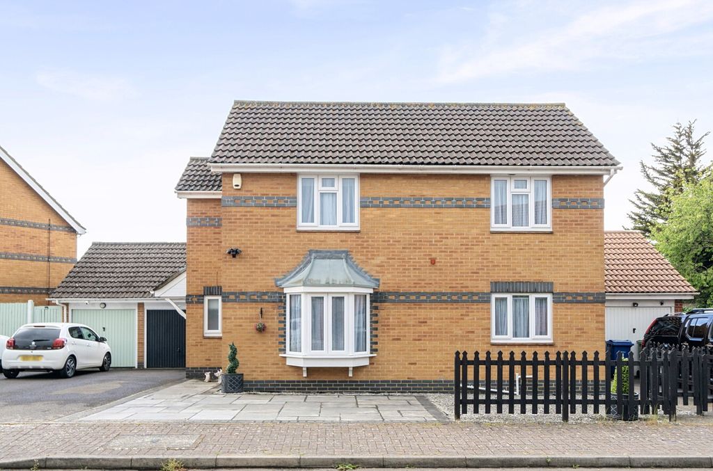 Property photo 2 of 24 4839403