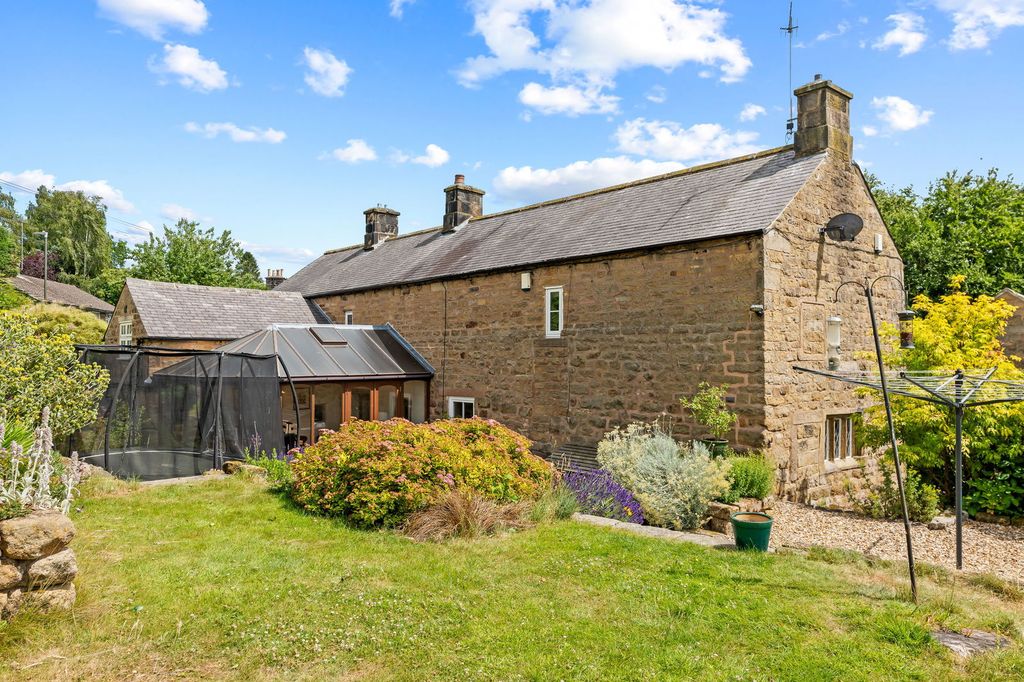 Property photo 2 of 52