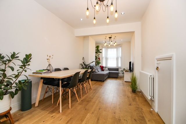 Property photo 1 of 18 Diner-Lounge.Jpg
