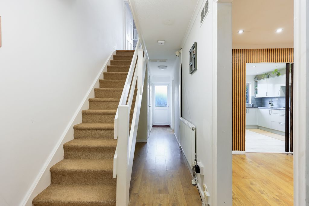 Property photo 2 of 15 Img56112