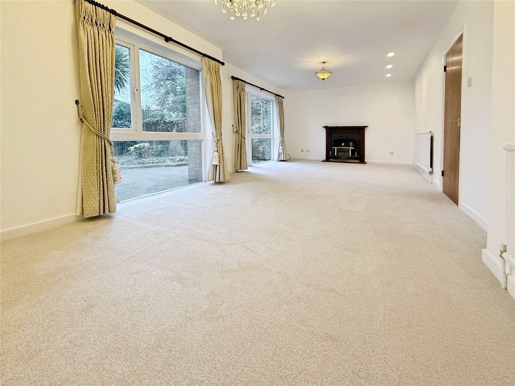 Property photo 2 of 17 Picture 2