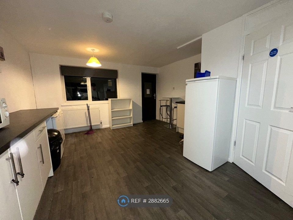 Property photo 3 of 17 Kitchen Dining