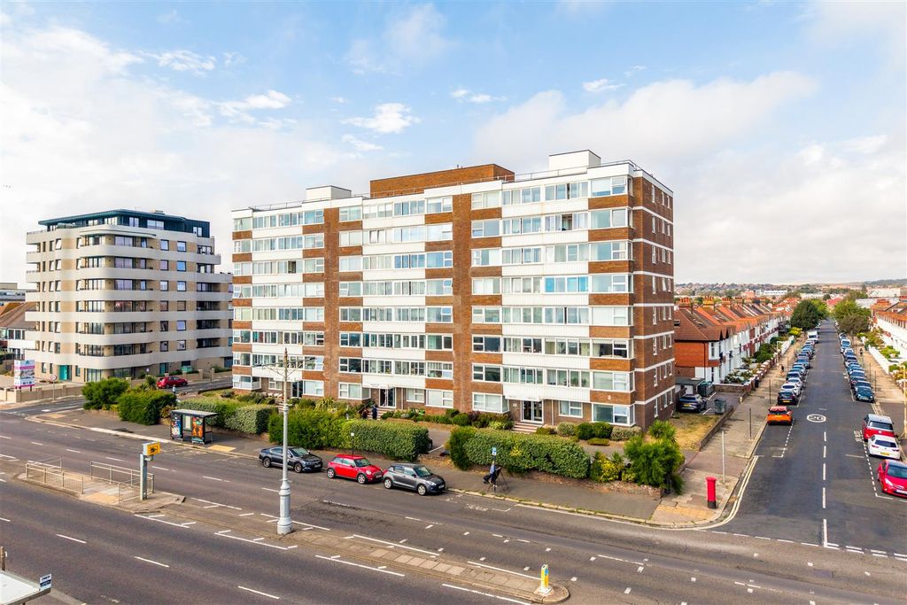 Property photo 1 of 18 F11 Braemore Court-1.Jpg