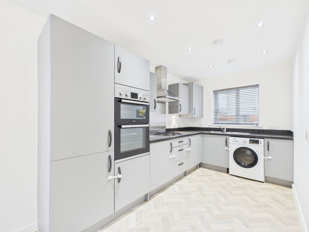 Property photo 2 of 16 4888734