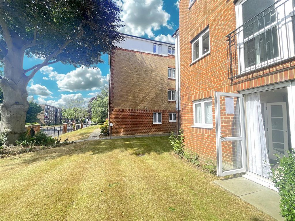 Property photo 3 of 20 cc8B6B14-4446-43F0-A586-5F6B48282620.Jpg