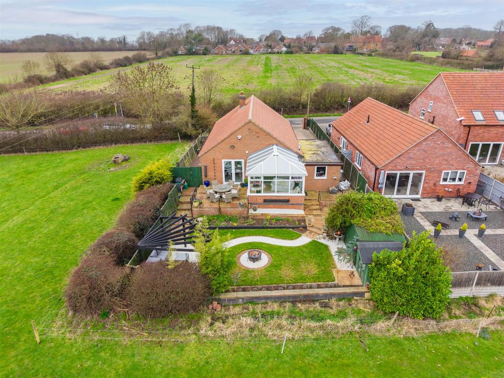 Property photo 1 of 32 6 Sedgebrook Road-6.Jpg